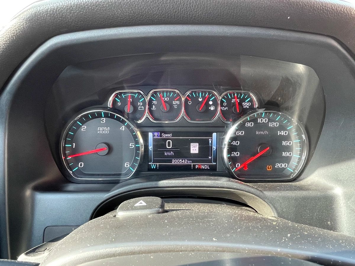 2018 Chevrolet Silverado 1500 - Image 10