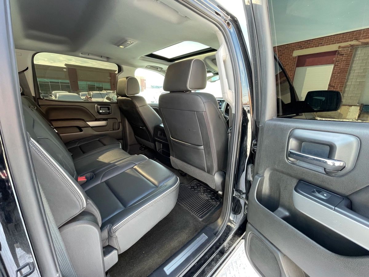 2018 Chevrolet Silverado 1500 - Image 19