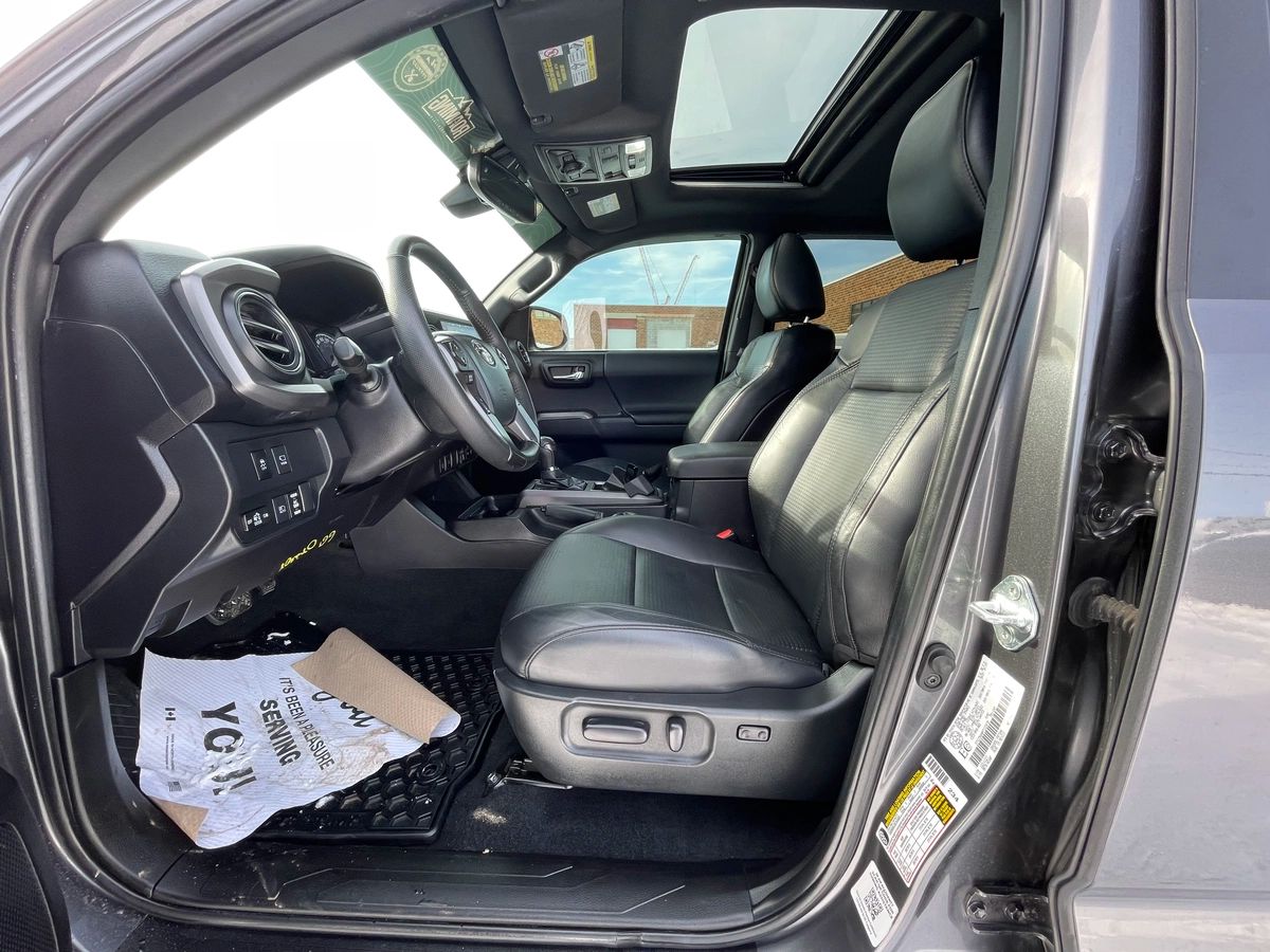 2023 Toyota Tacoma - Image 12