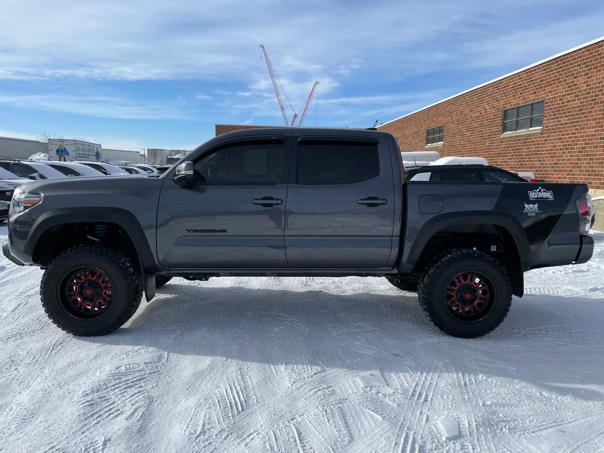 2023 Toyota Tacoma - Image 8