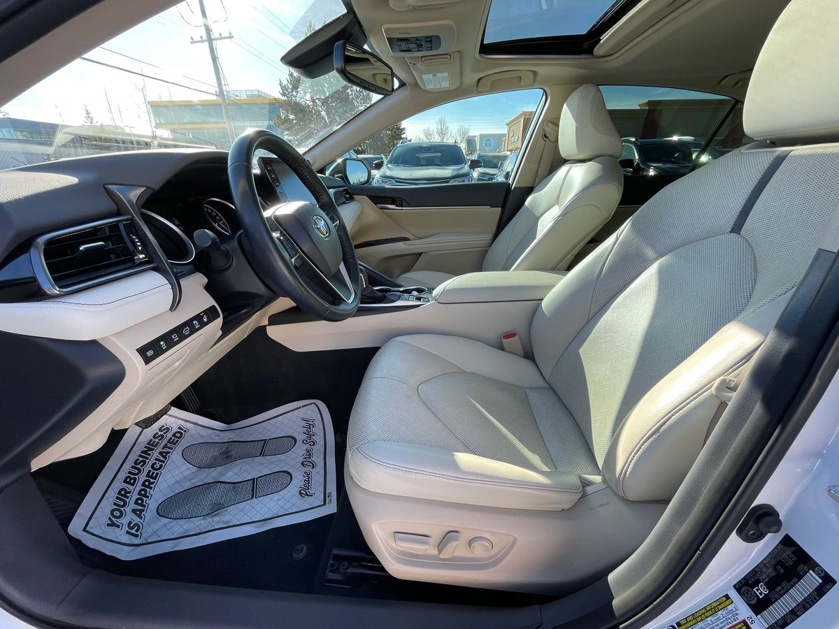 2023 Toyota Camry Hybrid - Image 12