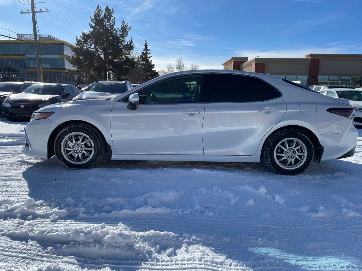 2023 Toyota Camry Hybrid - Image 8