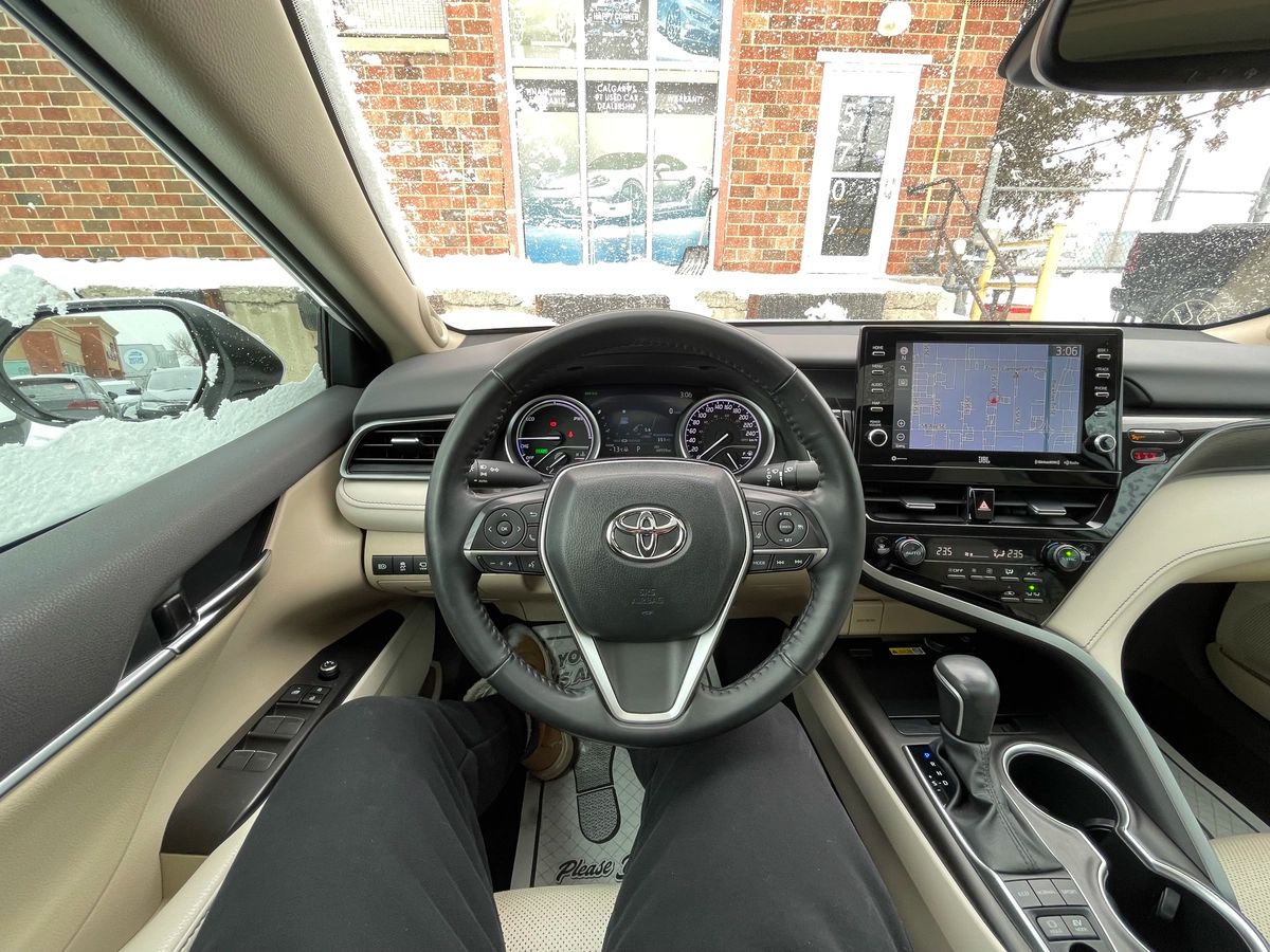 2023 Toyota Camry Hybrid - Image 30