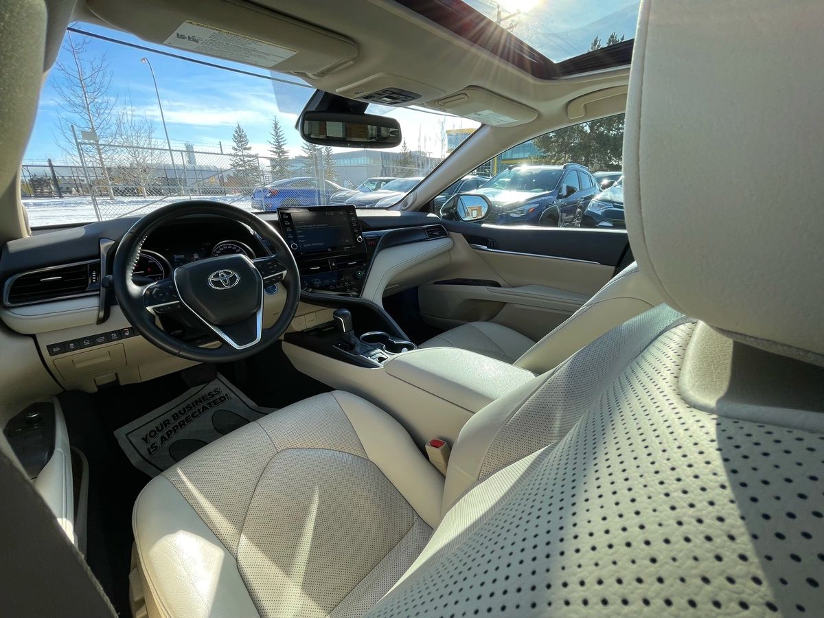 2023 Toyota Camry Hybrid - Image 17