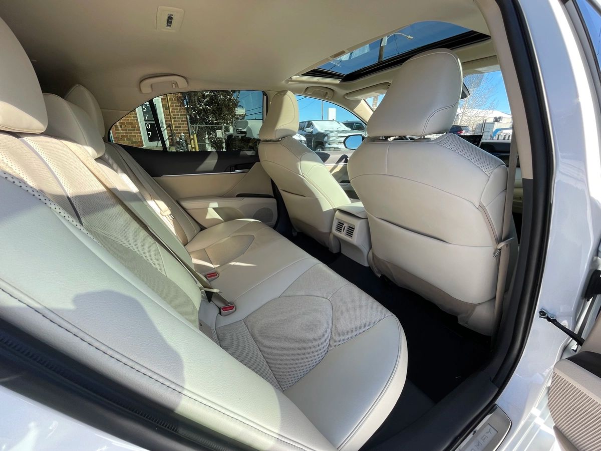 2023 Toyota Camry Hybrid - Image 19