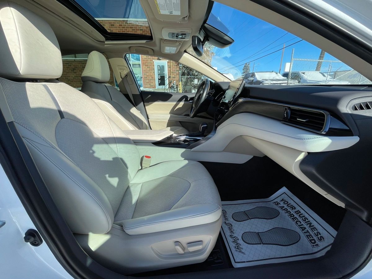 2023 Toyota Camry Hybrid - Image 23