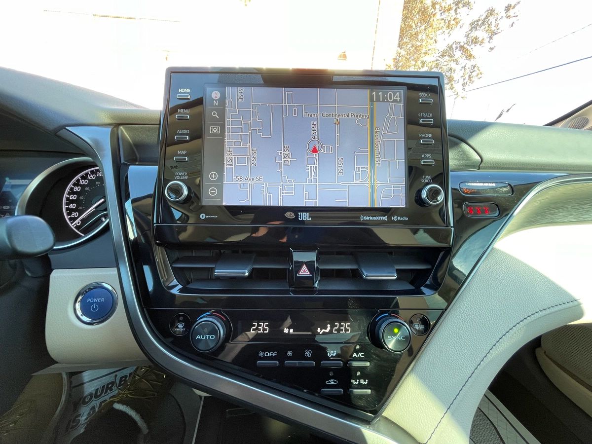 2023 Toyota Camry Hybrid - Image 24