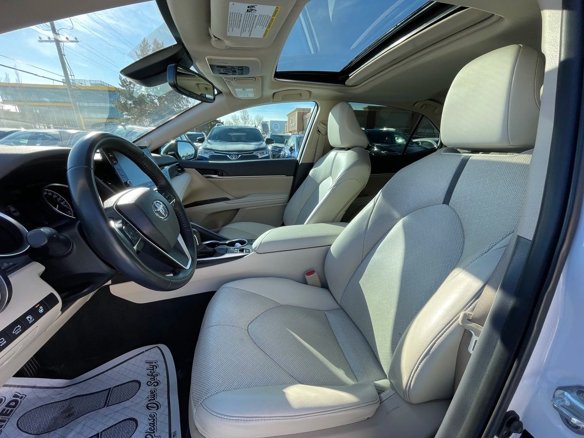 2023 Toyota Camry Hybrid - Image 13