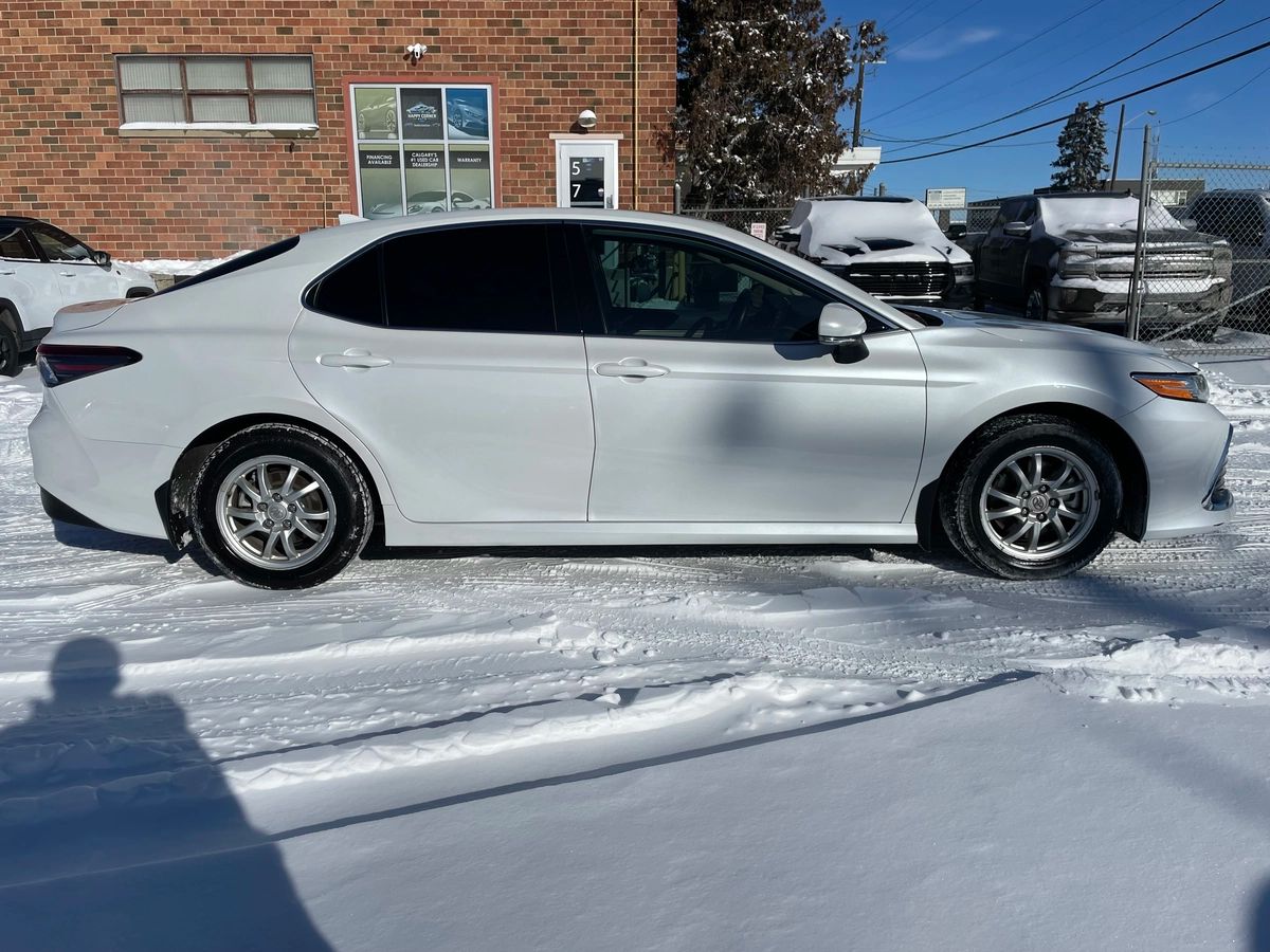 2023 Toyota Camry Hybrid - Image 4