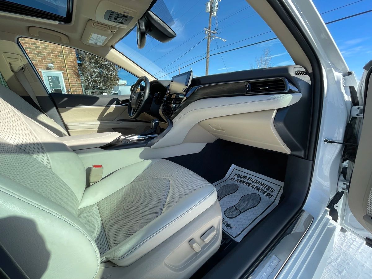 2023 Toyota Camry Hybrid - Image 21