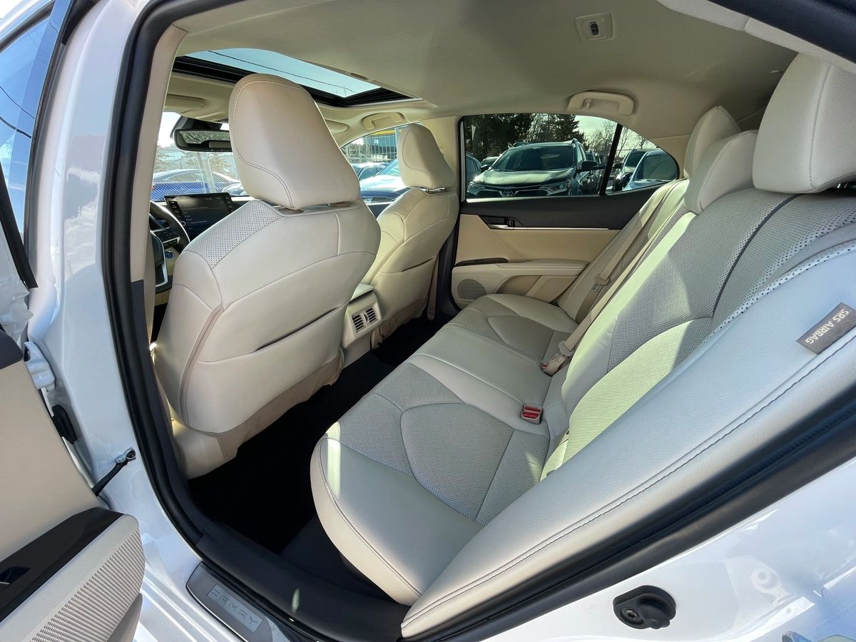 2023 Toyota Camry Hybrid - Image 15