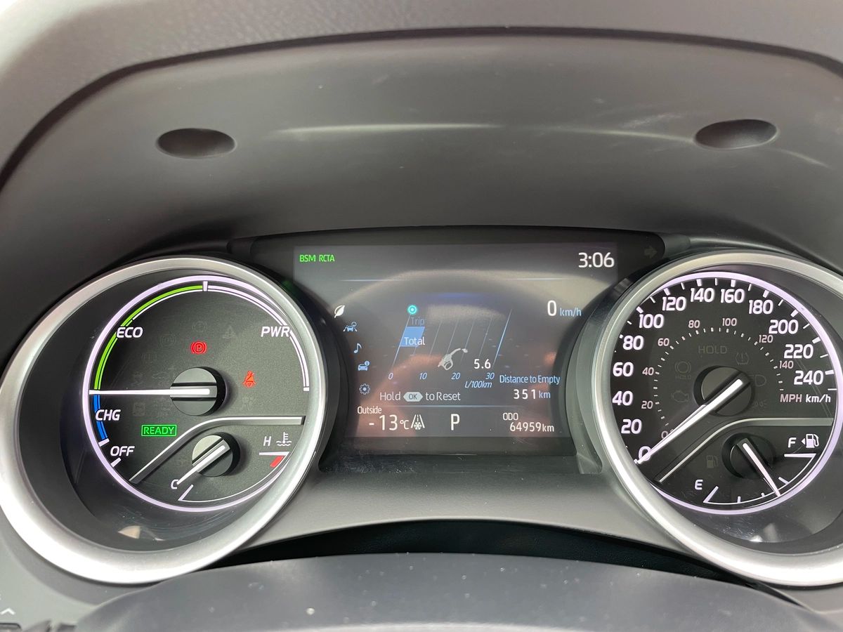 2023 Toyota Camry Hybrid - Image 33