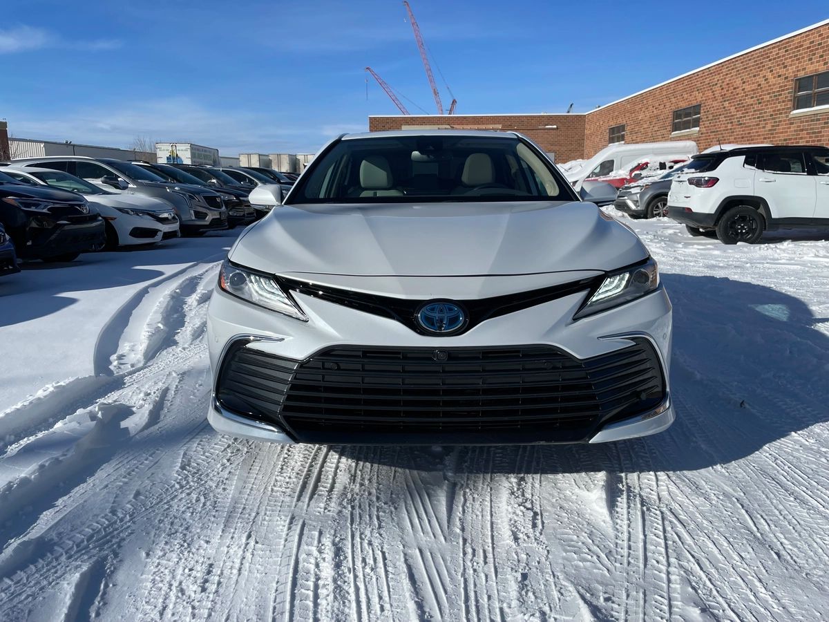 2023 Toyota Camry Hybrid - Image 2