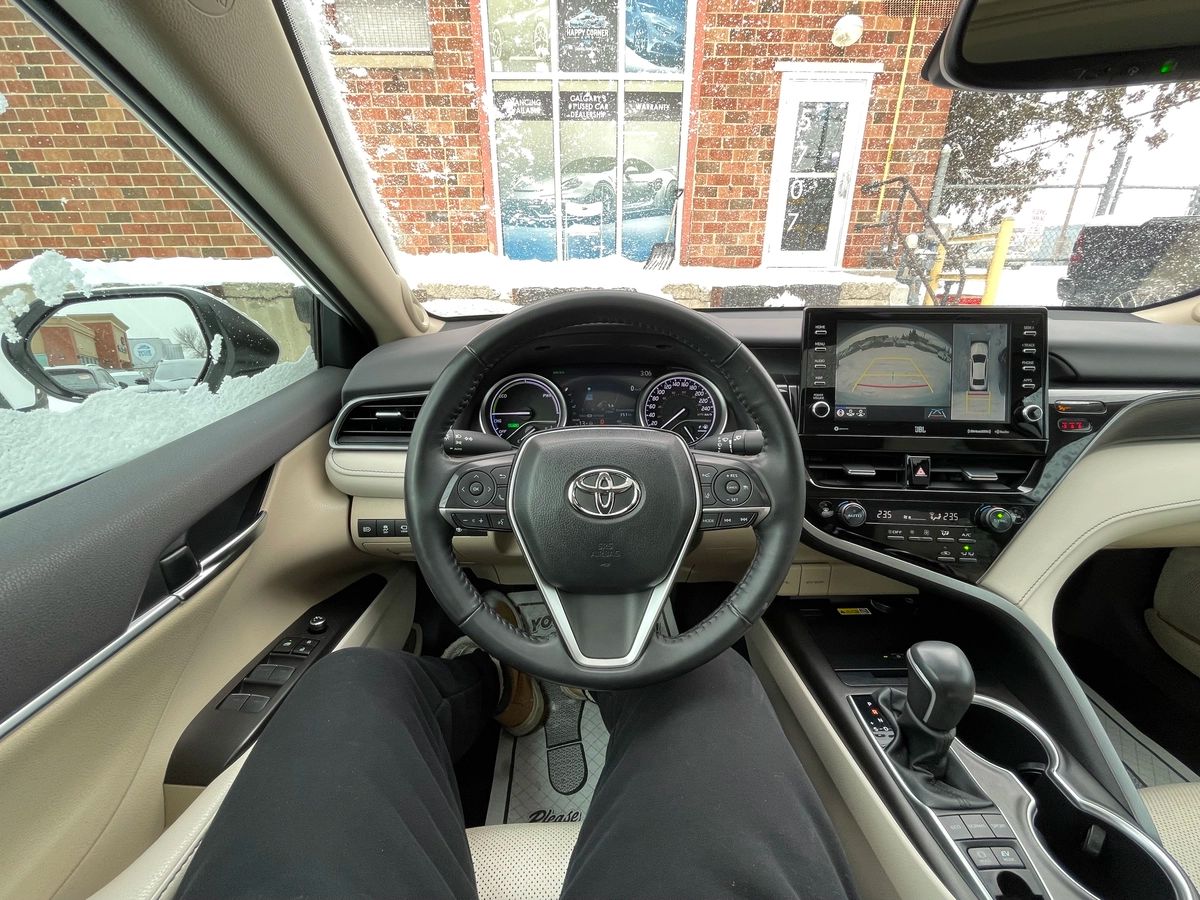 2023 Toyota Camry Hybrid - Image 10