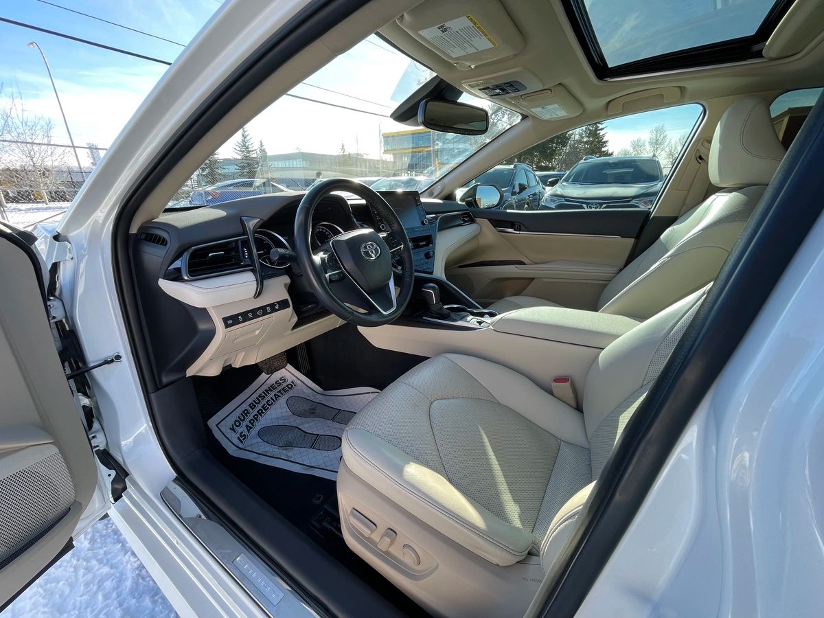 2023 Toyota Camry Hybrid - Image 11