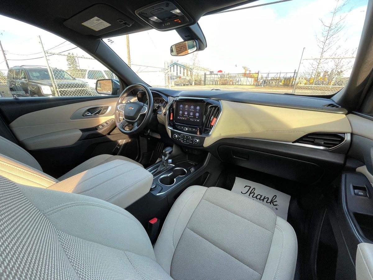 2022 Chevrolet Traverse - Image 25