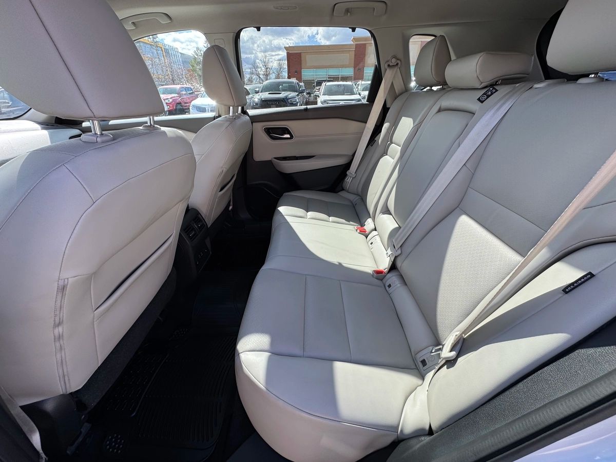 2021 Nissan Rogue - Image 17