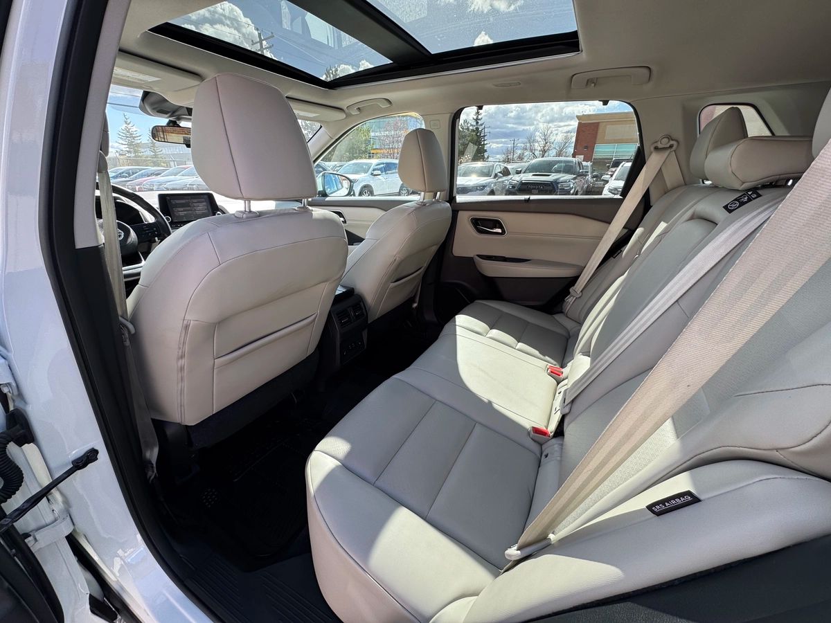 2021 Nissan Rogue - Image 16