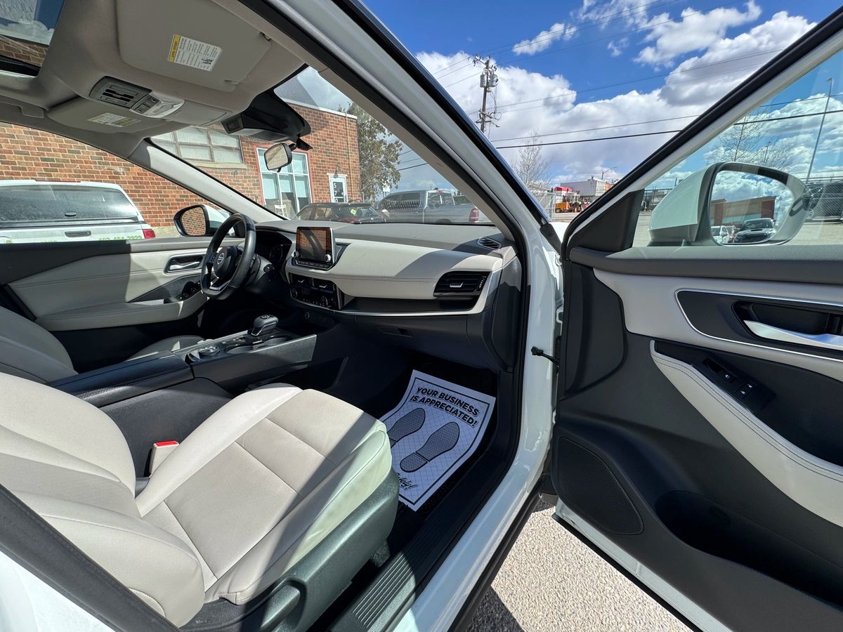 2021 Nissan Rogue - Image 28