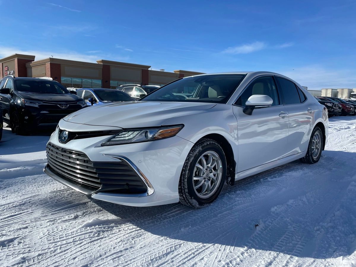 2023 Toyota Camry Hybrid - Image 9