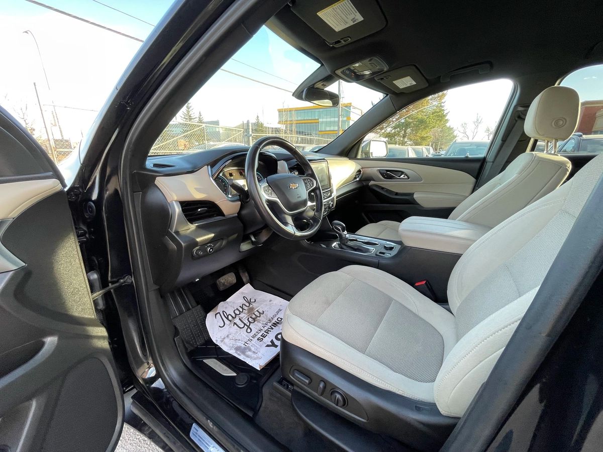 2022 Chevrolet Traverse - Image 11