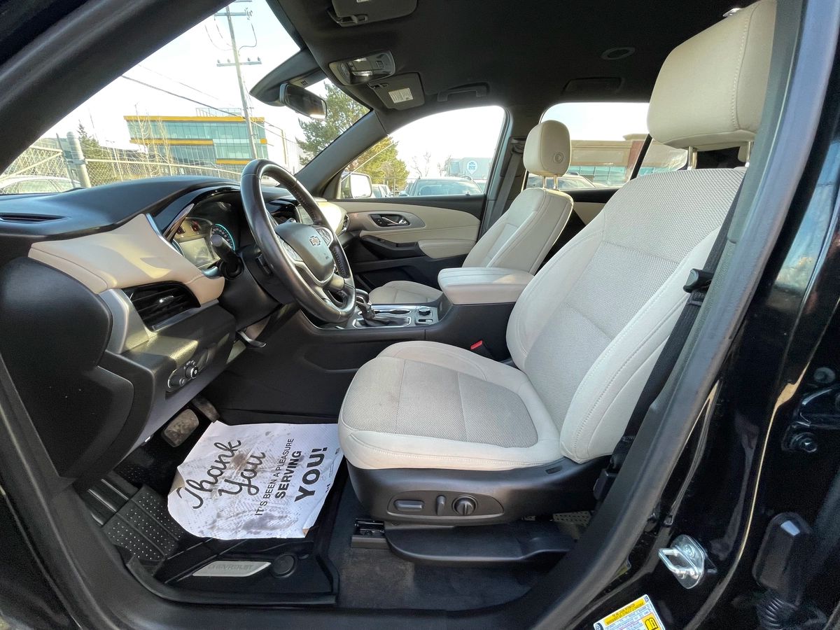 2022 Chevrolet Traverse - Image 13