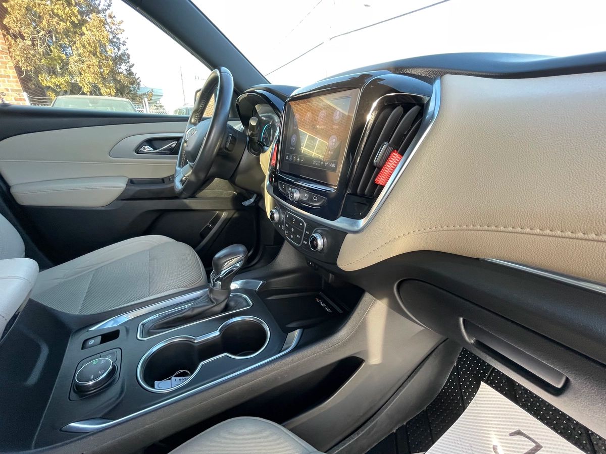 2022 Chevrolet Traverse - Image 30