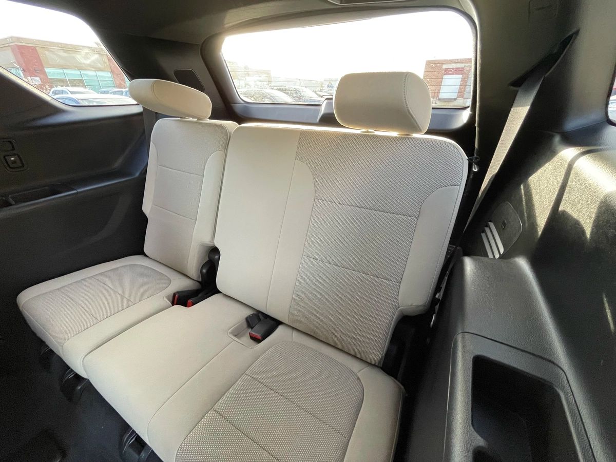 2022 Chevrolet Traverse - Image 18