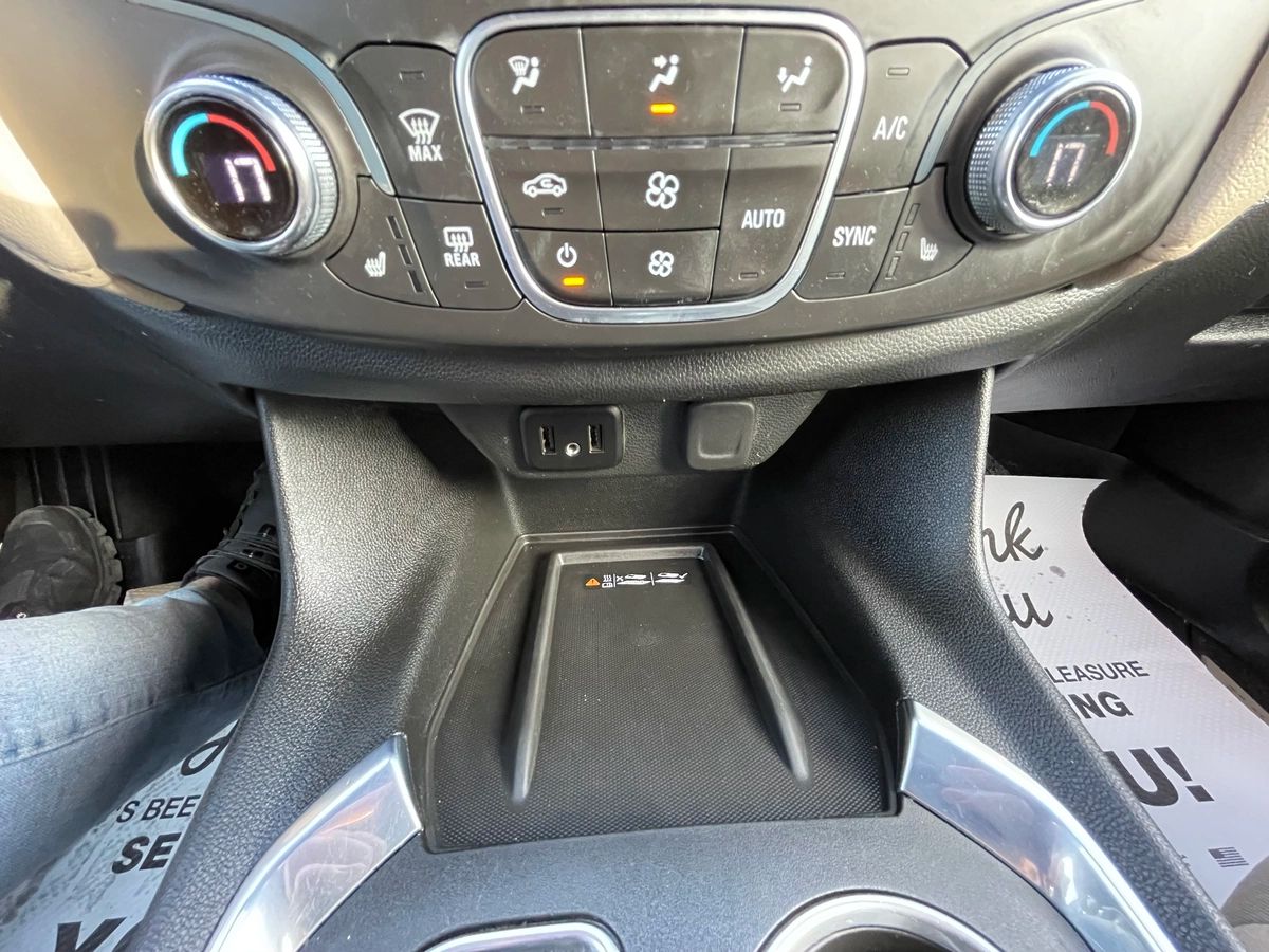 2022 Chevrolet Traverse - Image 10