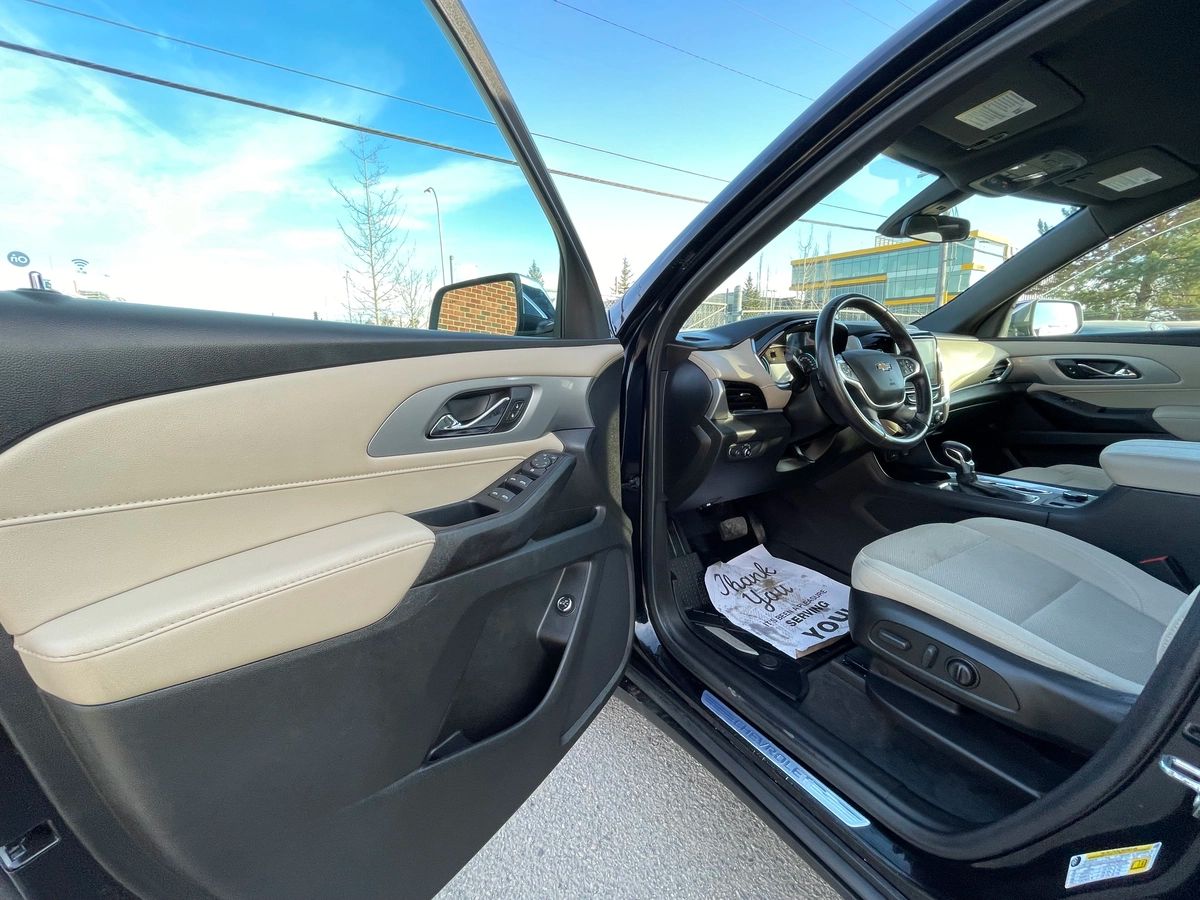 2022 Chevrolet Traverse - Image 14