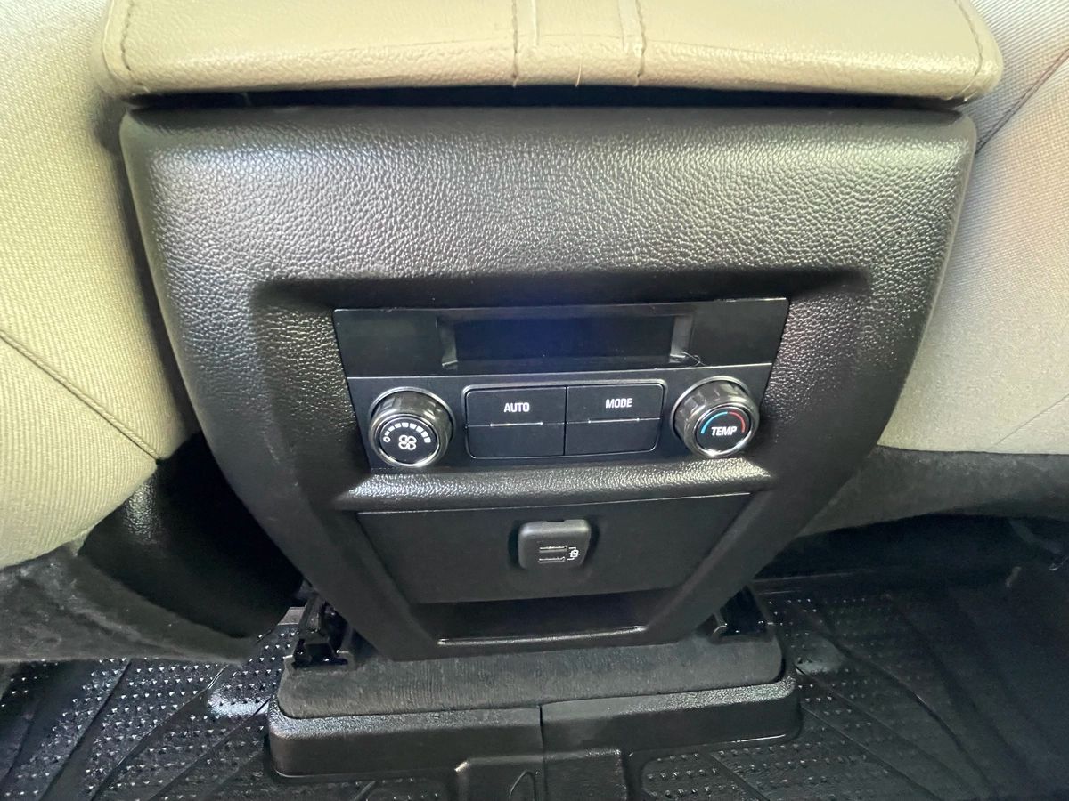 2022 Chevrolet Traverse - Image 20