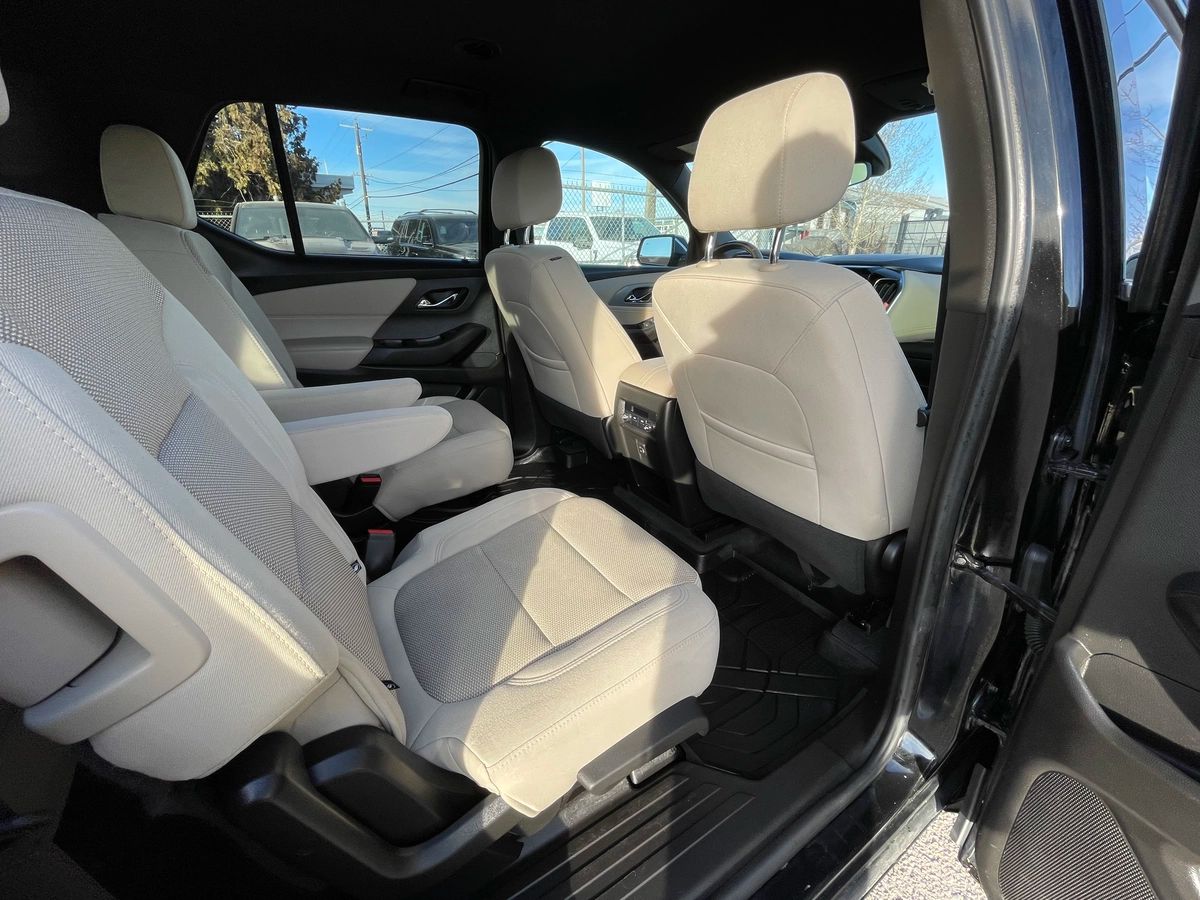 2022 Chevrolet Traverse - Image 25