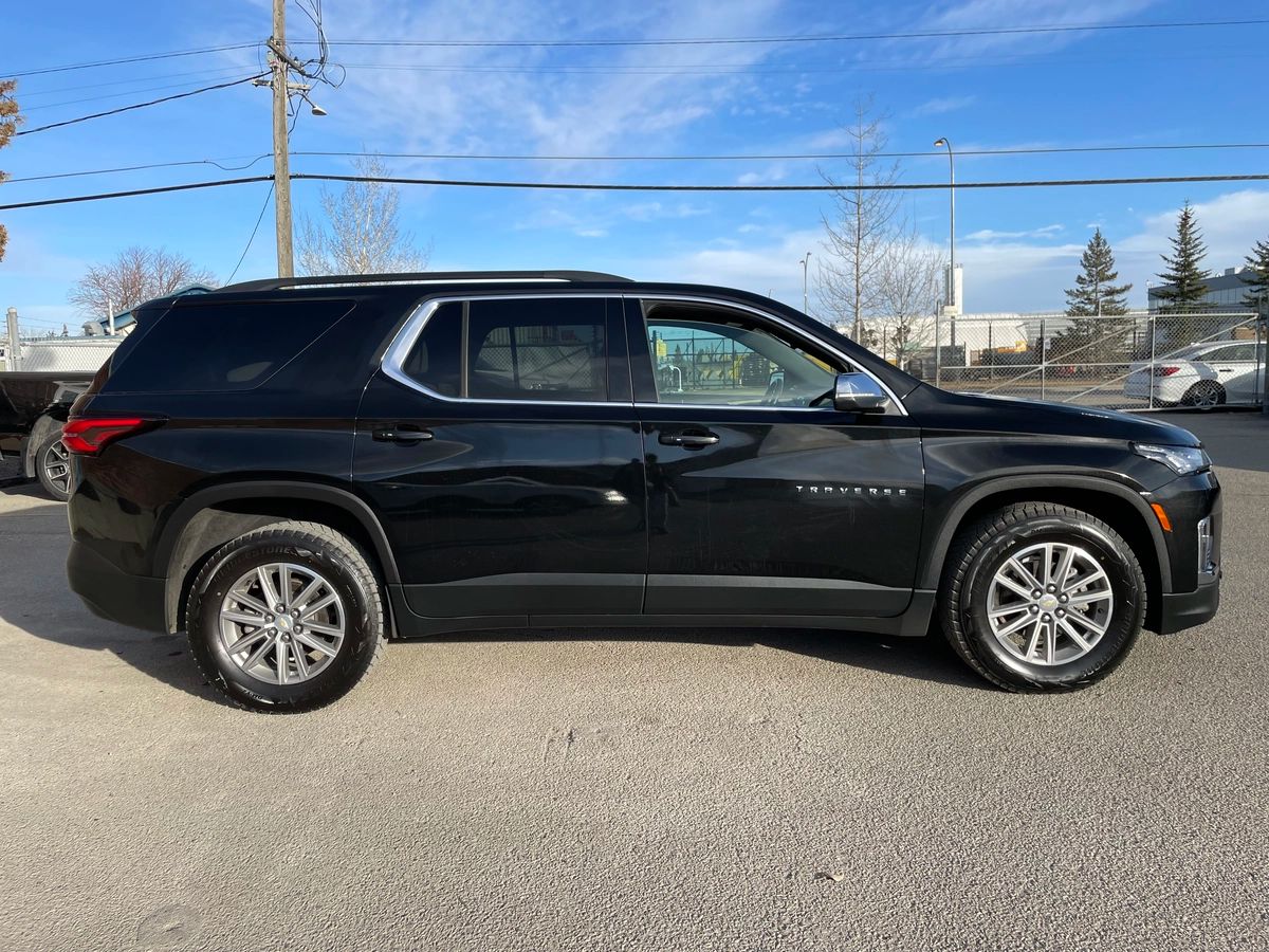2022 Chevrolet Traverse - Image 4