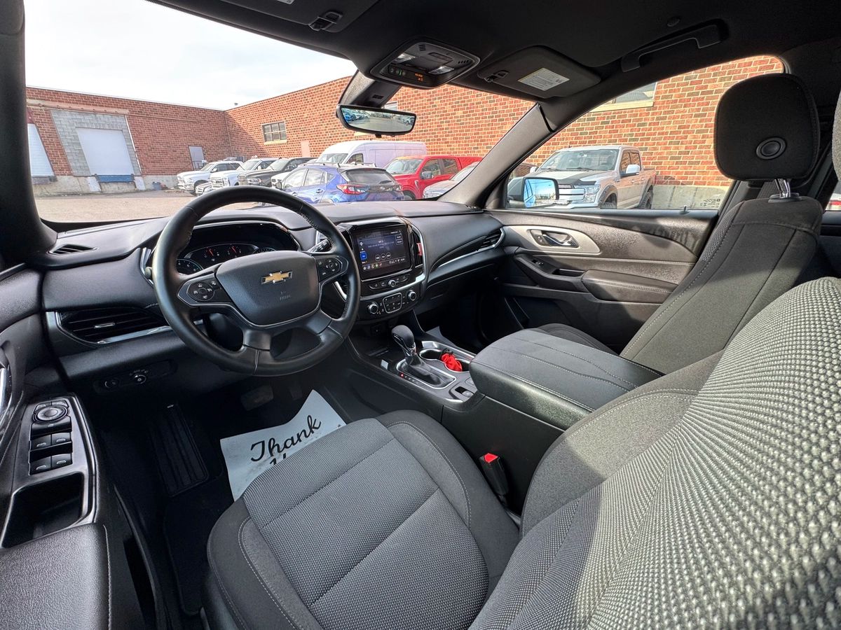 2023 Chevrolet Traverse - Image 17