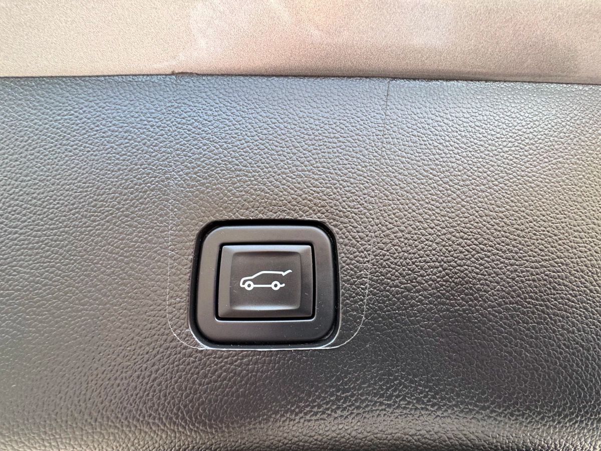 2023 Chevrolet Traverse - Image 22