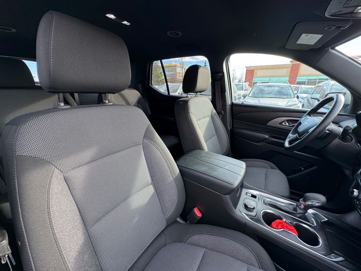 2023 Chevrolet Traverse - Image 28