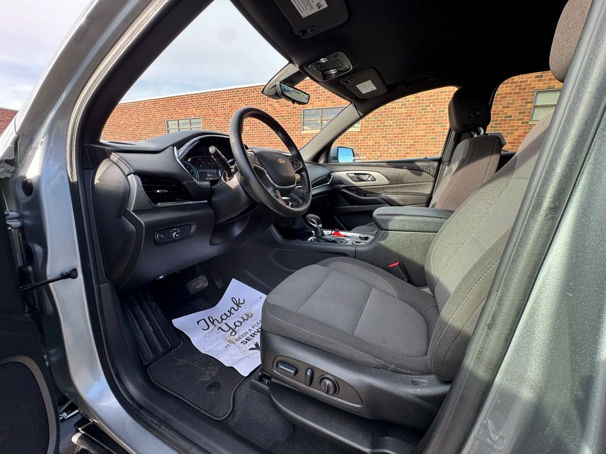 2023 Chevrolet Traverse - Image 11