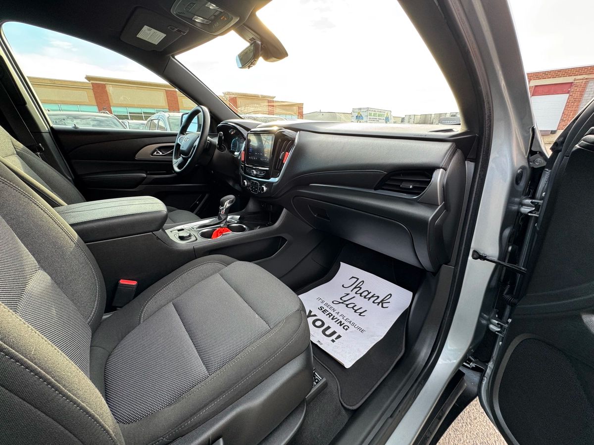 2023 Chevrolet Traverse - Image 27
