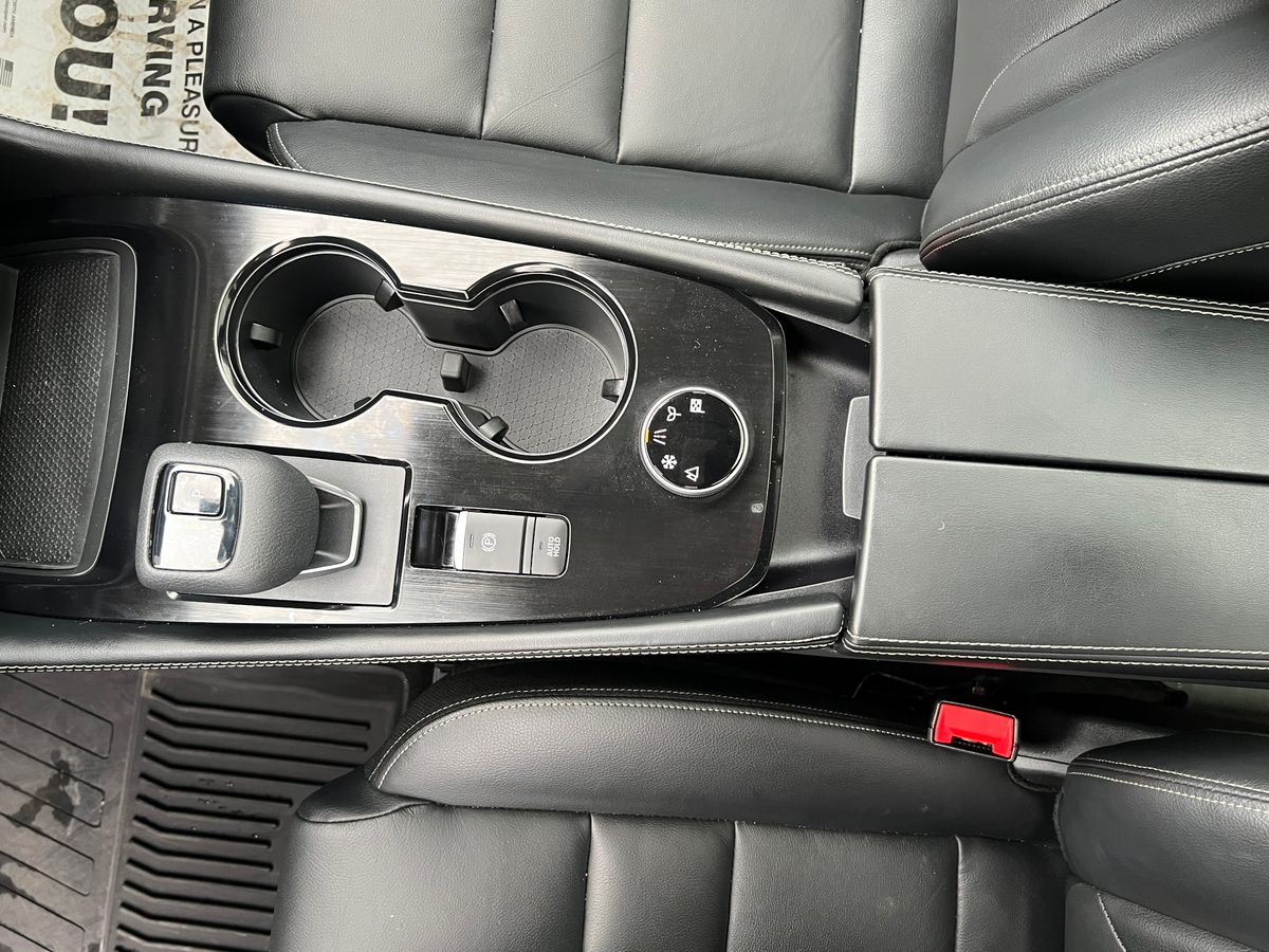 2023 Nissan Rogue - Image 18