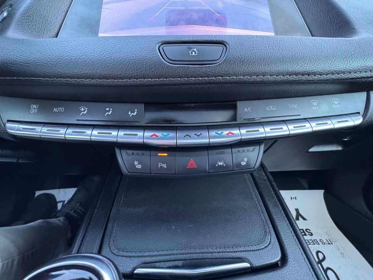 2023 Cadillac XT4 - Image 31