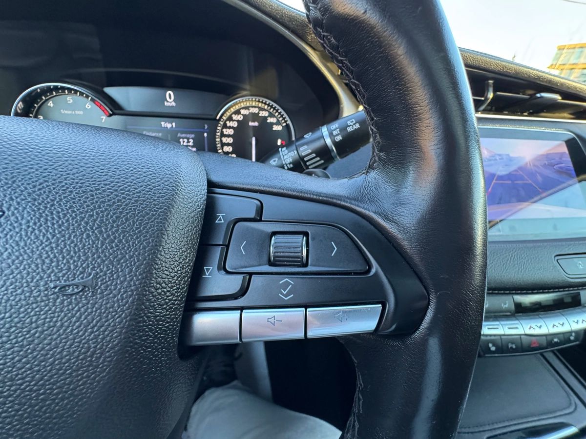 2023 Cadillac XT4 - Image 33