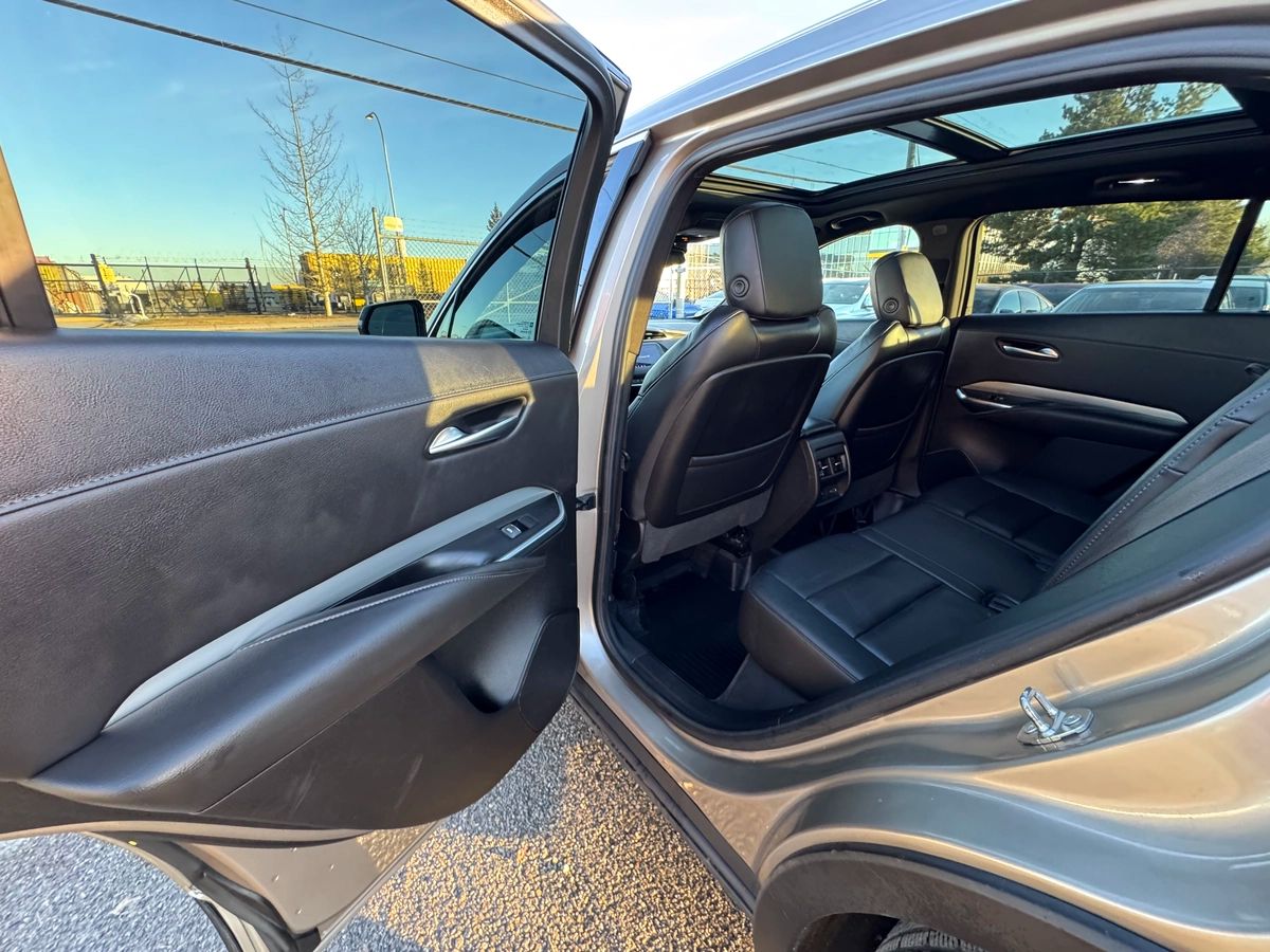 2023 Cadillac XT4 - Image 16