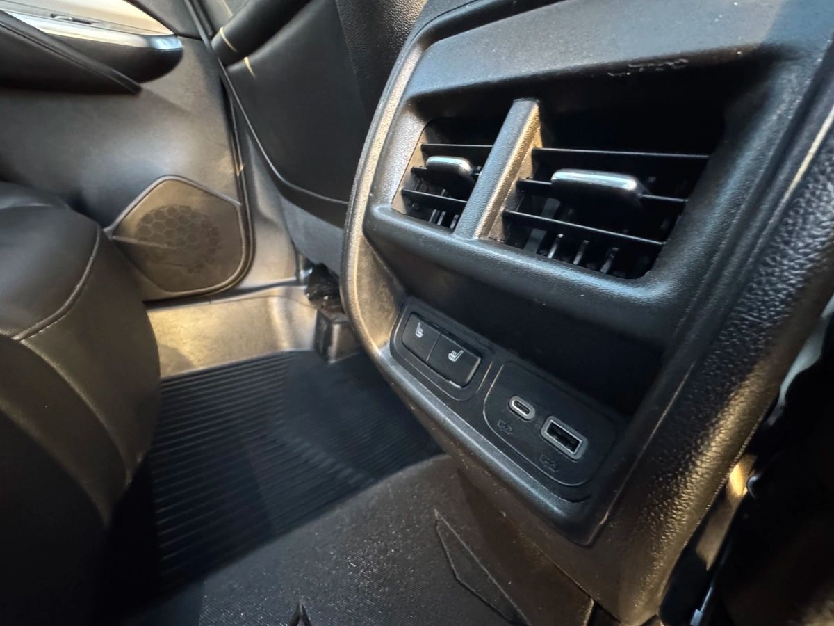 2023 Cadillac XT4 - Image 23