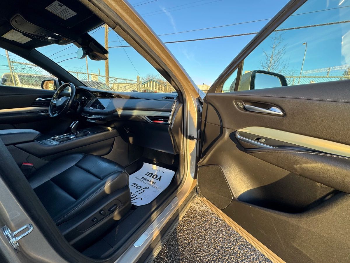 2023 Cadillac XT4 - Image 24