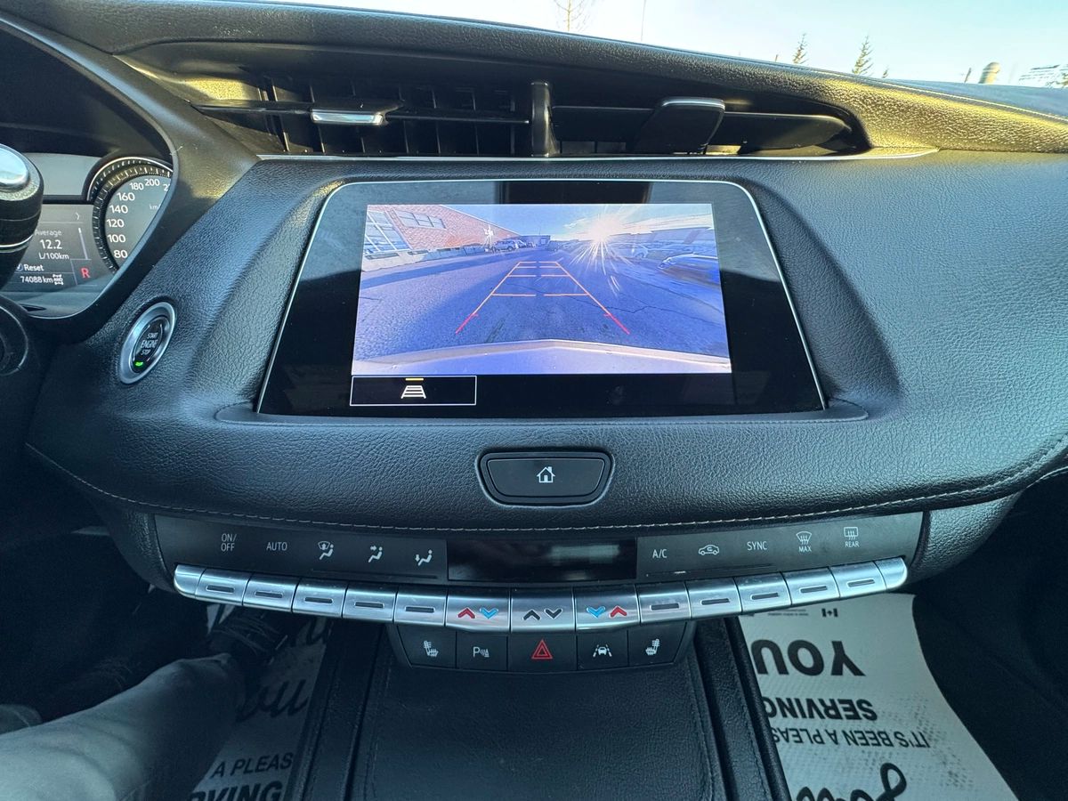 2023 Cadillac XT4 - Image 30