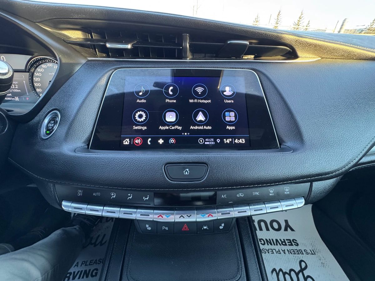 2023 Cadillac XT4 - Image 29