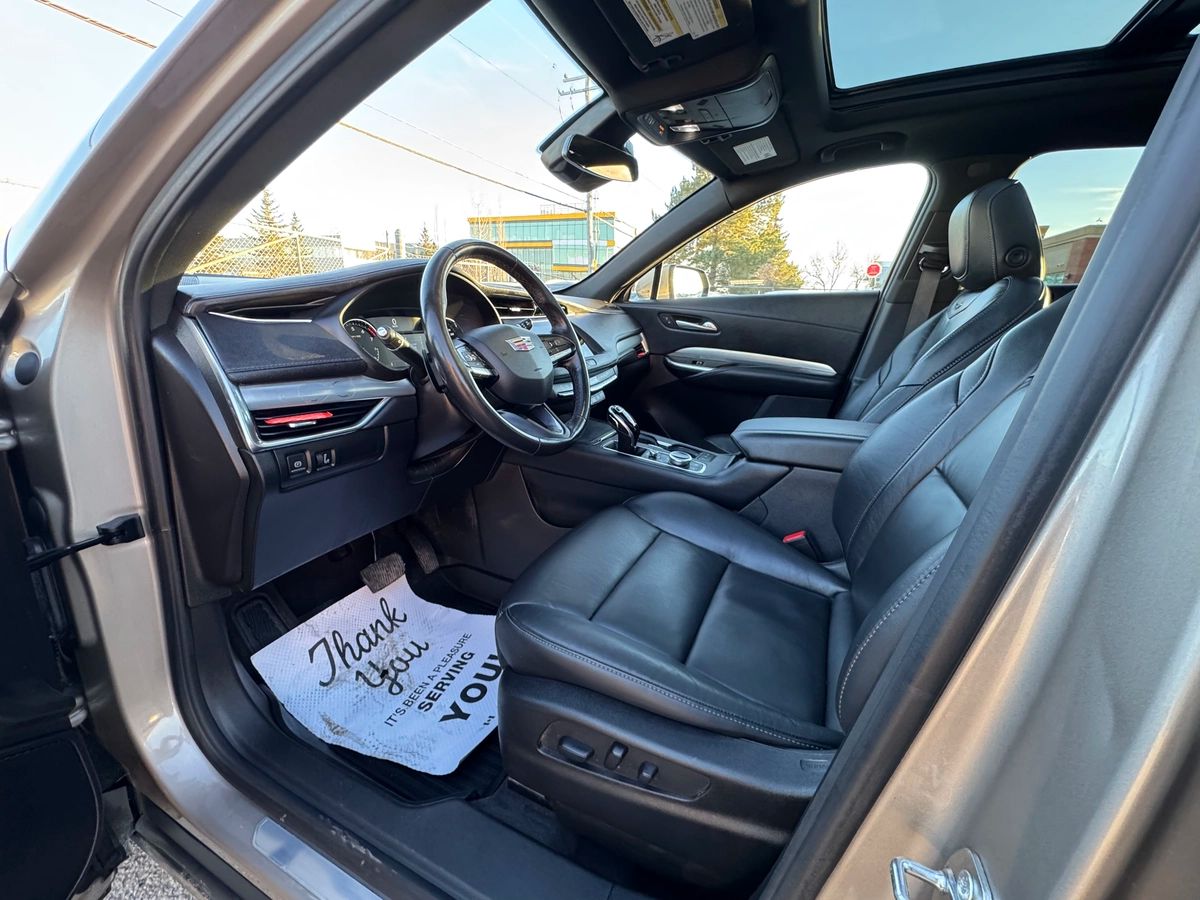 2023 Cadillac XT4 - Image 10