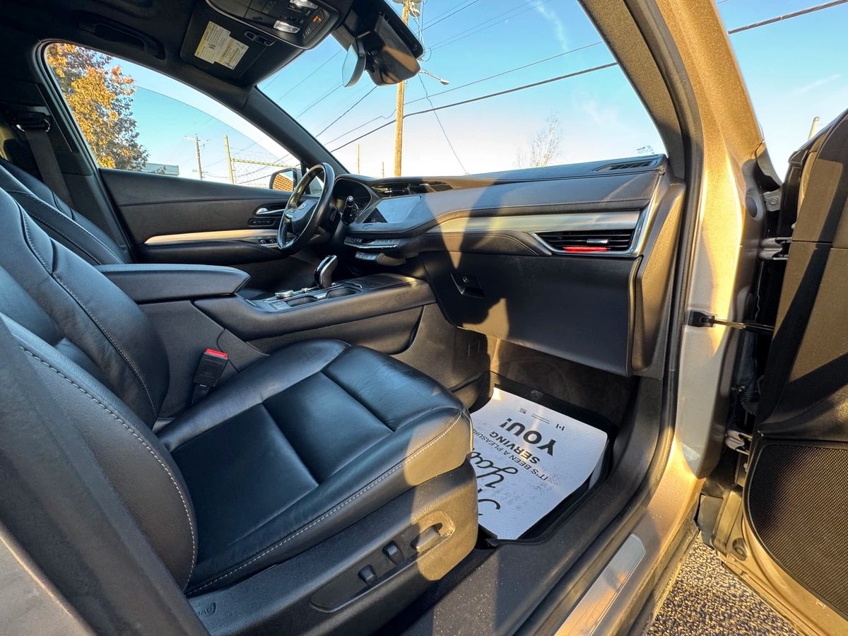 2023 Cadillac XT4 - Image 25