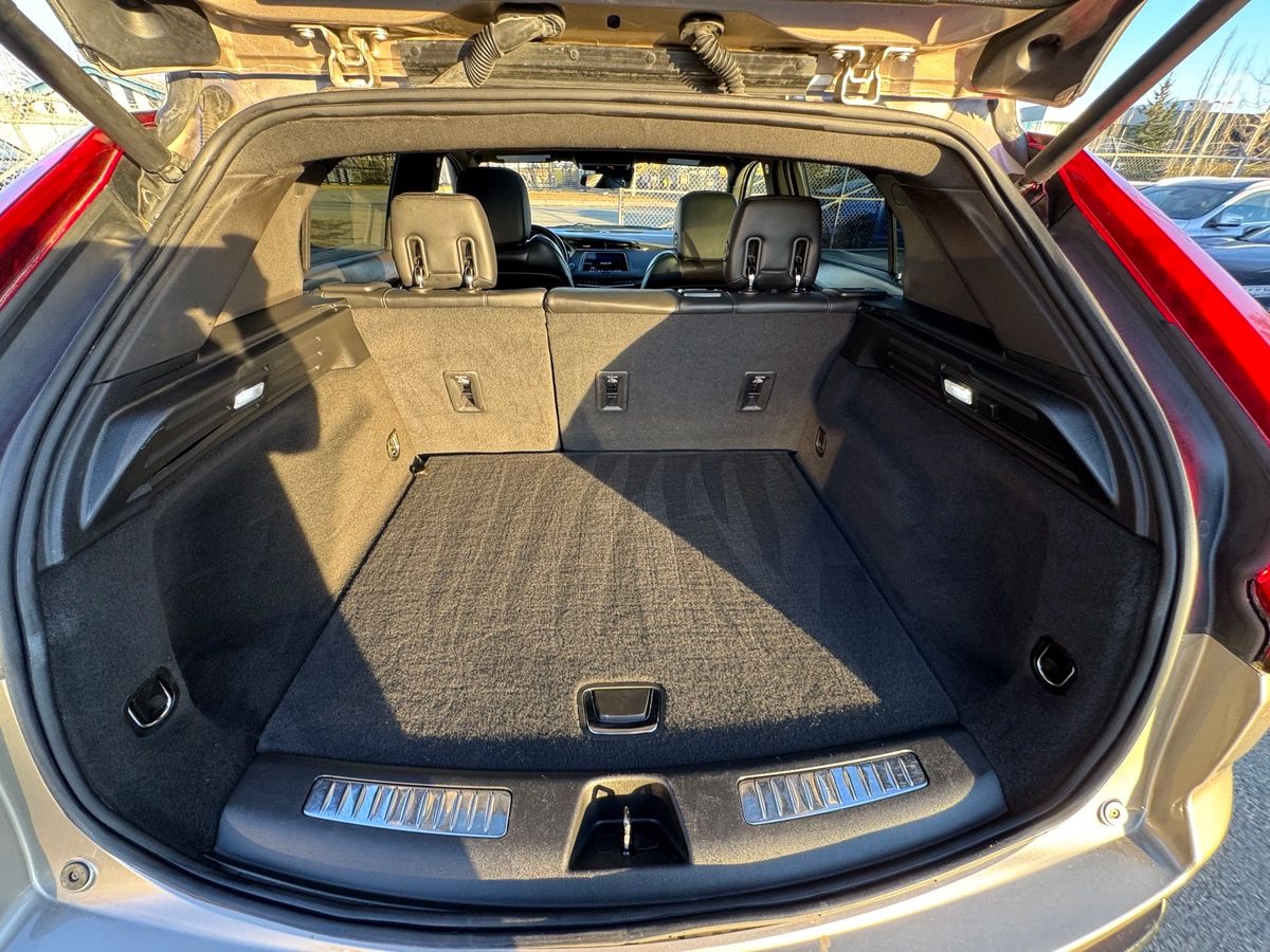 2023 Cadillac XT4 - Image 18