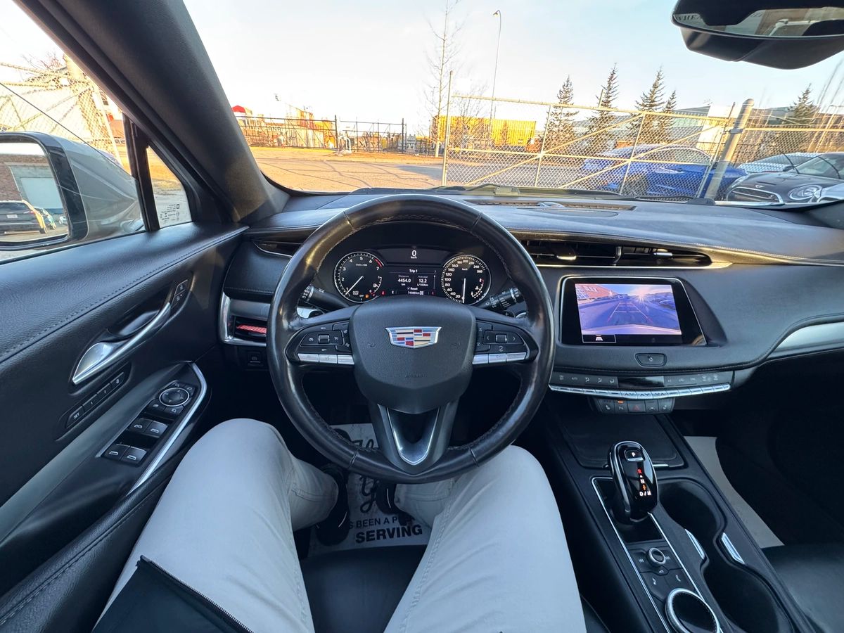 2023 Cadillac XT4 - Image 32